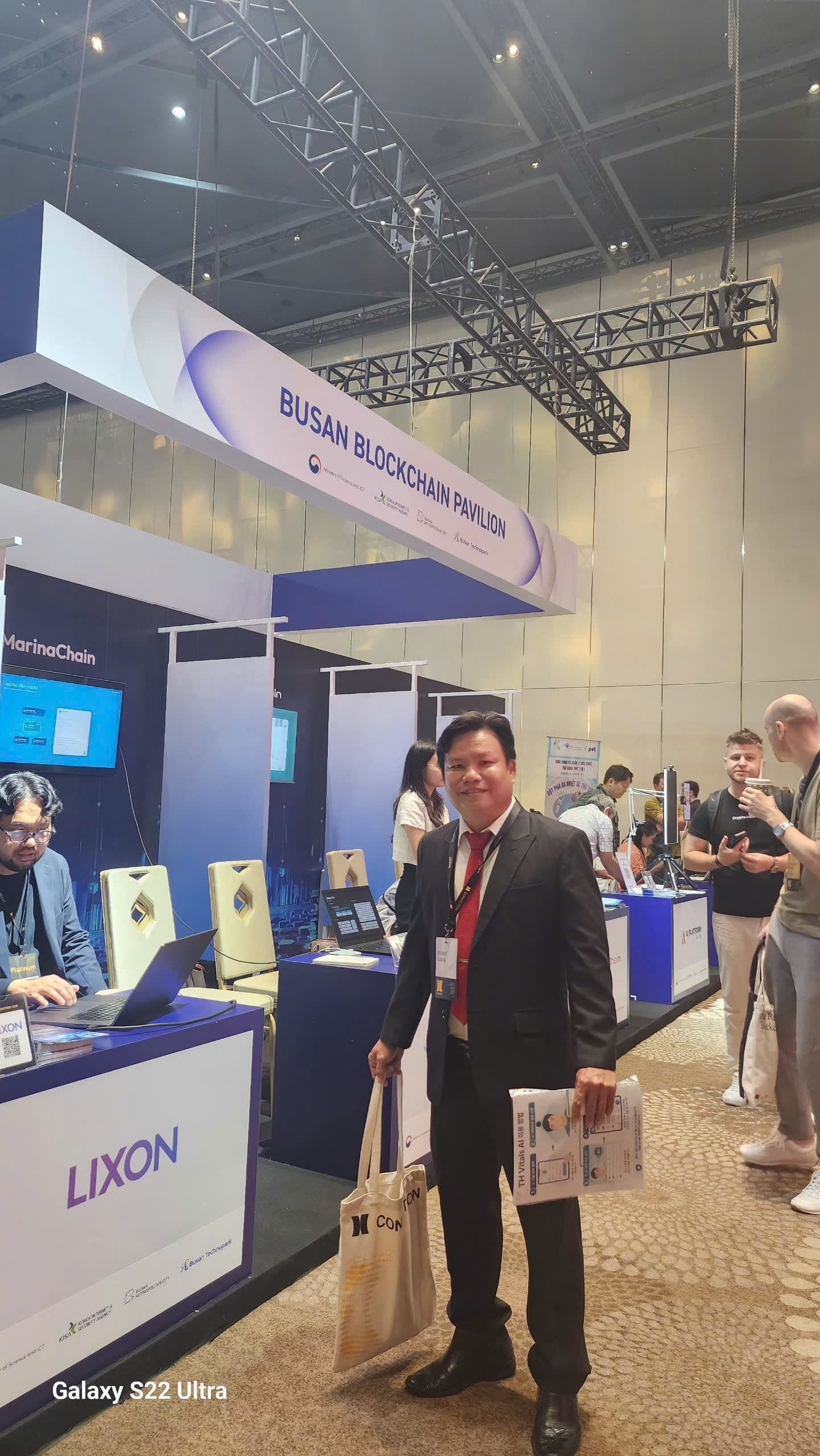 Toàn cảnh Busan Blockchain Pavilion và các gian hàng công nghệ